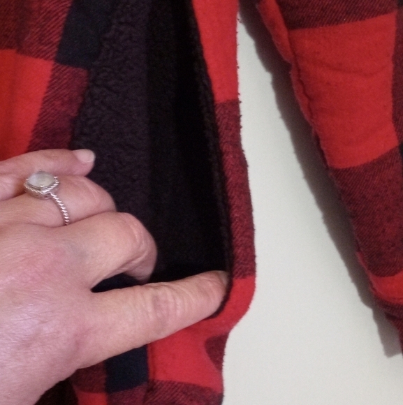 Buffalo check Sherpa lined flannel with side pockets women's size medium - Picture 6 of 8